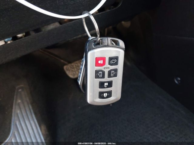 5TDXK3DC3FS682327 Toyota Sienna Se Premium 8 Passenger