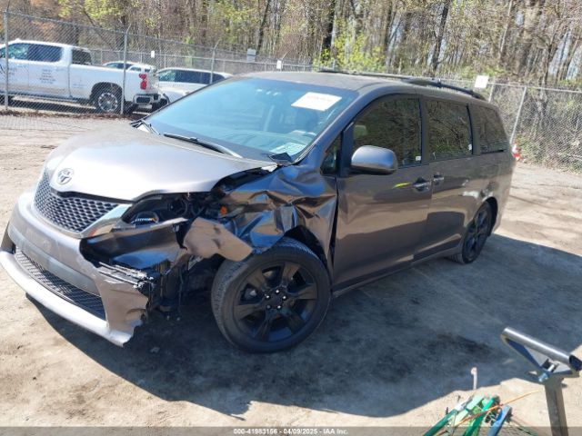 5TDXK3DC3FS682327 Toyota Sienna Se Premium 8 Passenger