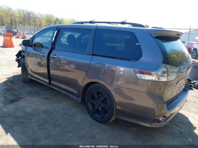 5TDXK3DC3FS682327 Toyota Sienna Se Premium 8 Passenger