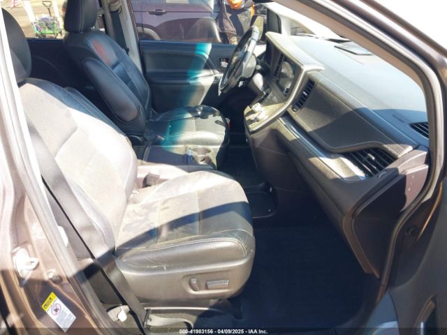 5TDXK3DC3FS682327 Toyota Sienna Se Premium 8 Passenger