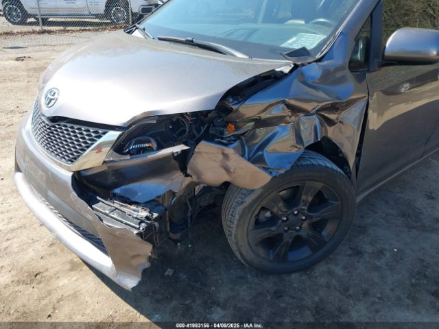 5TDXK3DC3FS682327 Toyota Sienna Se Premium 8 Passenger