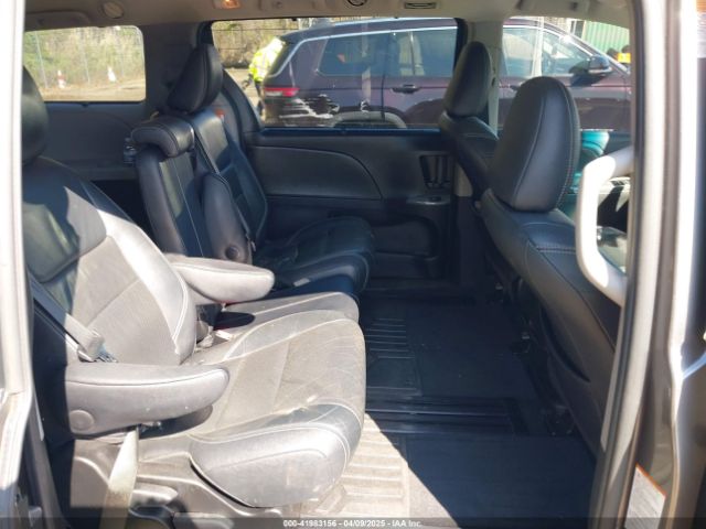 5TDXK3DC3FS682327 Toyota Sienna Se Premium 8 Passenger