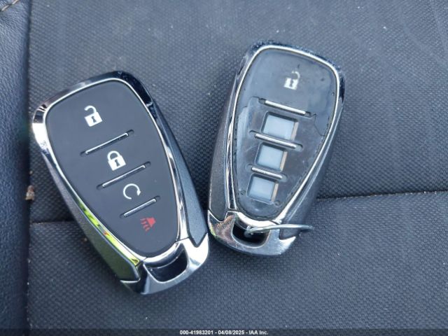 3GNCJLSB9HL275110 Chevrolet Trax Lt
