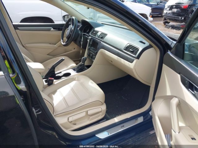 1VWAT7A34GC068563 Volkswagen Passat 1.8t R-line