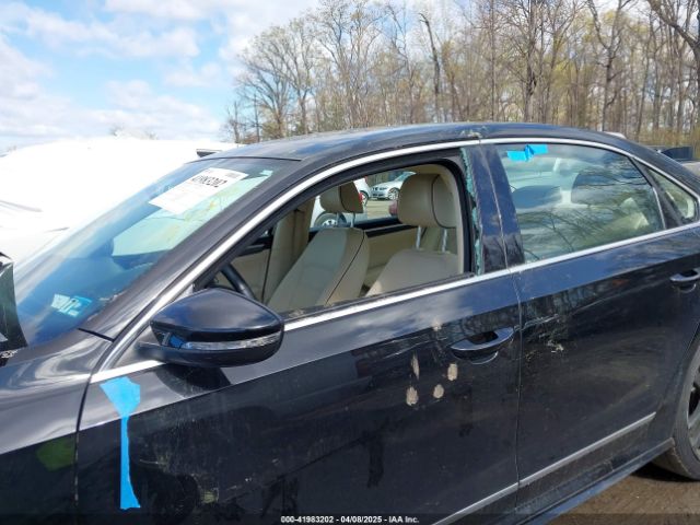 1VWAT7A34GC068563 Volkswagen Passat 1.8t R-line