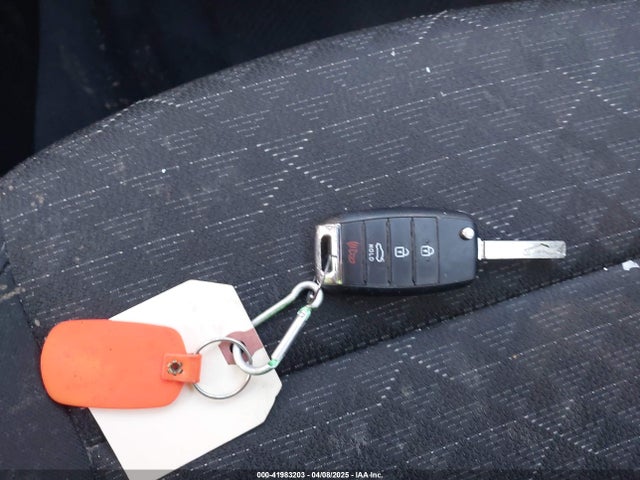 3KPA24AB9KE209902 KIA RIO S