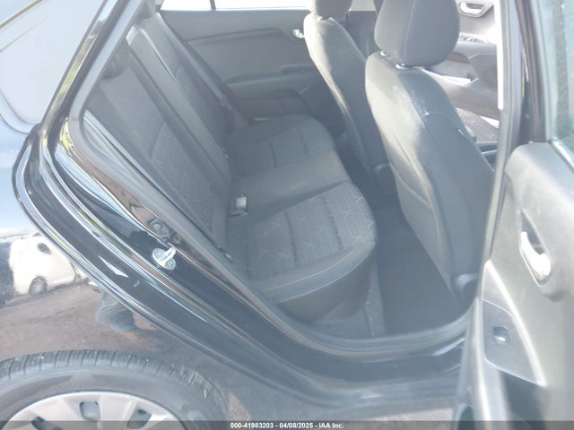 3KPA24AB9KE209902 KIA RIO S