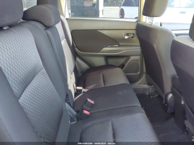 JA4AD3A30EZ010429 Mitsubishi Outlander Se
