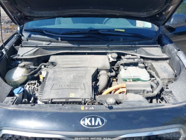 KNDCB3LC9H5055737 KIA NIRO LX