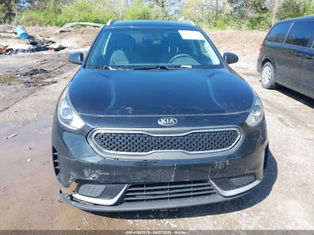 KNDCB3LC9H5055737 KIA NIRO LX