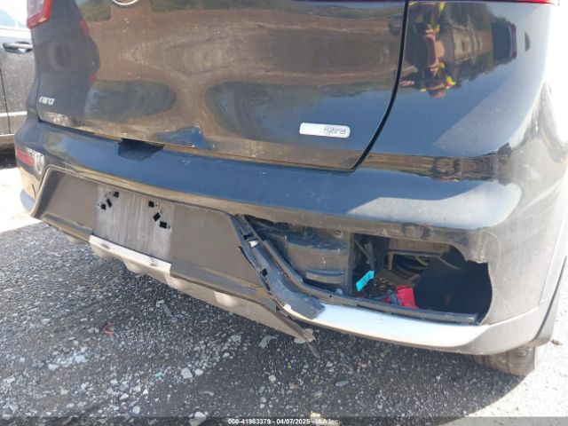 KNDCB3LC9H5055737 KIA NIRO LX