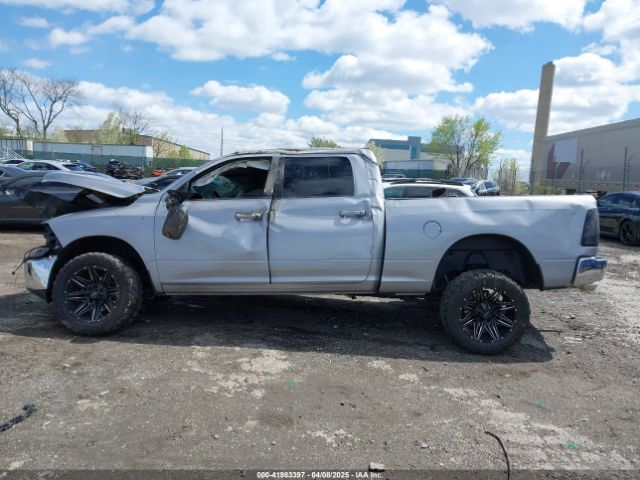 1C6RR7TT8KS695788 RAM 1500 Classic Slt  4x4 6'4 Box