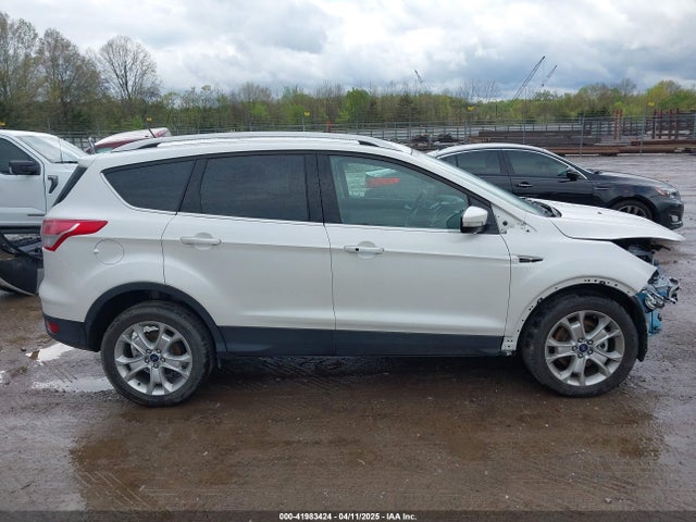 1FMCU9J99GUC72984 Ford Escape Titanium