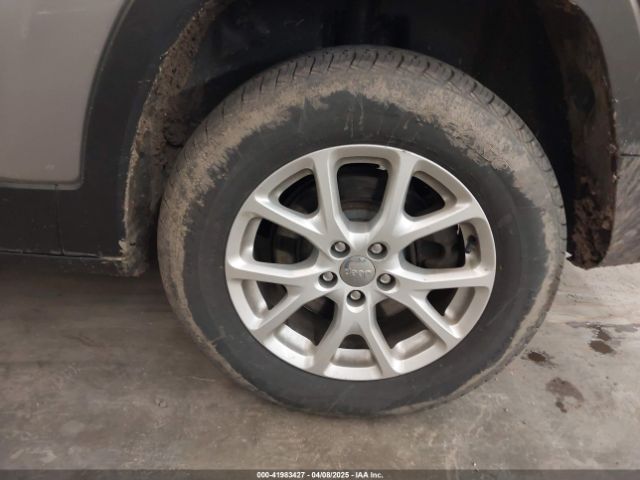 1C4PJMCB9EW149754 Jeep Cherokee Latitude
