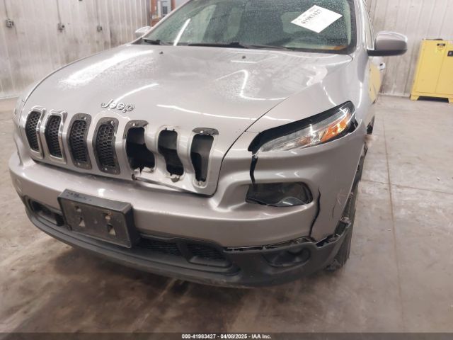 1C4PJMCB9EW149754 Jeep Cherokee Latitude