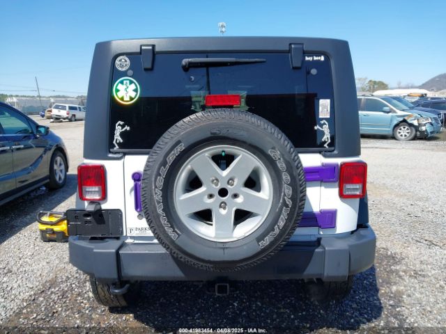 1C4BJWDG7HL612805 Jeep Wrangler Unlimited Sport 4x4