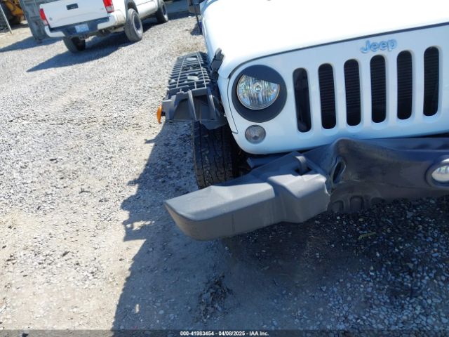 1C4BJWDG7HL612805 Jeep Wrangler Unlimited Sport 4x4