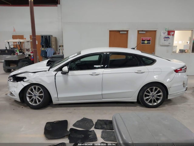 3FA6P0H7XHR355914 Ford FUSION SE