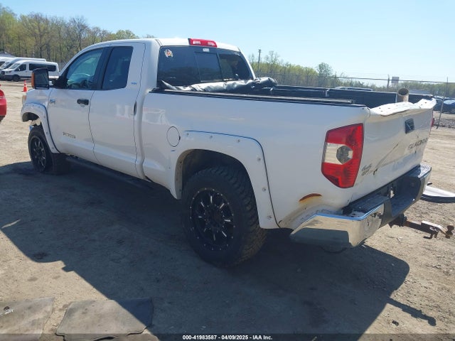 5TFUY5F19FX421139 Toyota Tundra Sr5 5.7l V8