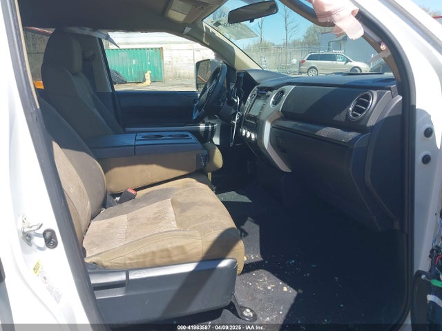 5TFUY5F19FX421139 Toyota Tundra Sr5 5.7l V8