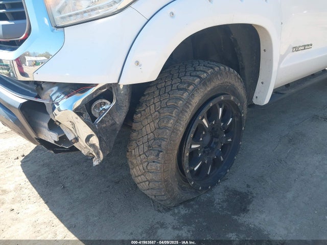 5TFUY5F19FX421139 Toyota Tundra Sr5 5.7l V8