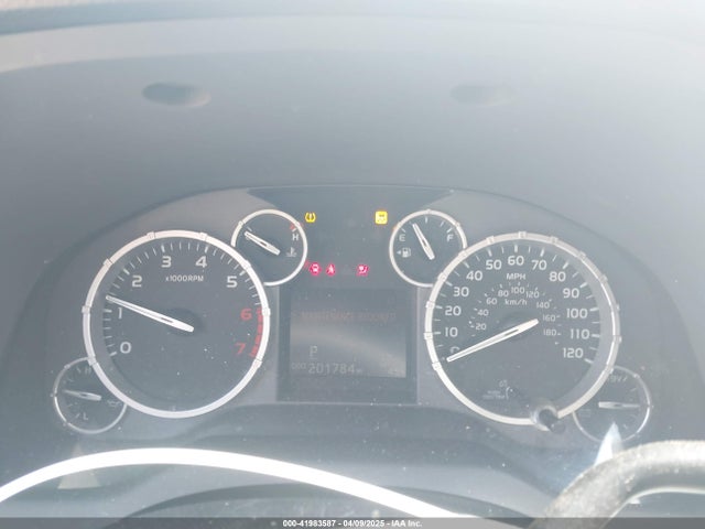 5TFUY5F19FX421139 Toyota Tundra Sr5 5.7l V8