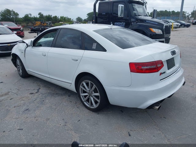 2011 AUDI A6 WAUKGAFB2BN030297 Photo 2