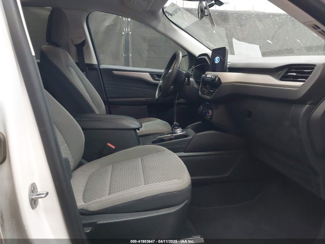 1FMCU9G64NUA60729 Ford ESCAPE SE