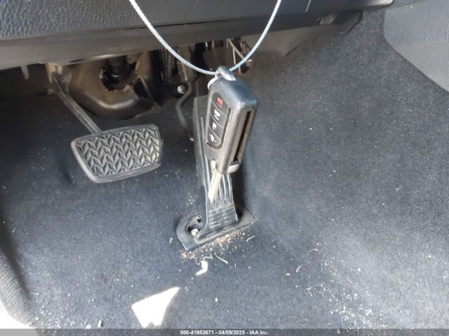 4T1B11HK3JU672528 Toyota CAMRY SE