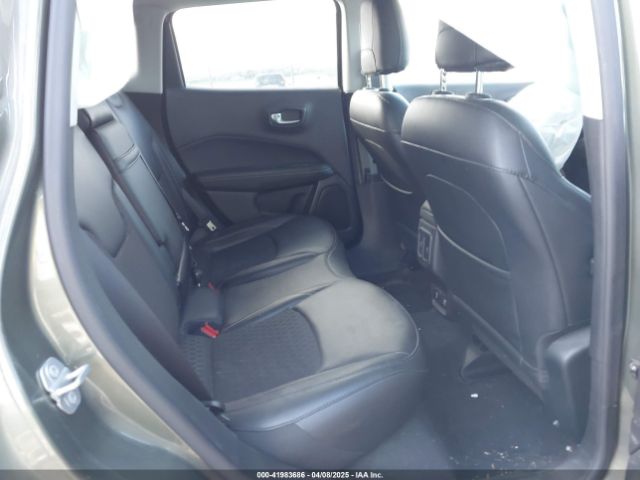 3C4NJDBB4KT689202 Jeep Compass Latitude 4x4