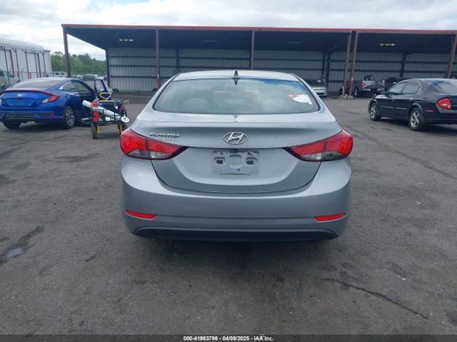 5NPDH4AE9FH633720 Hyundai ELANTRA SE