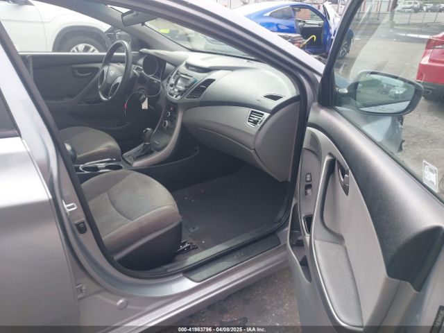 5NPDH4AE9FH633720 Hyundai ELANTRA SE