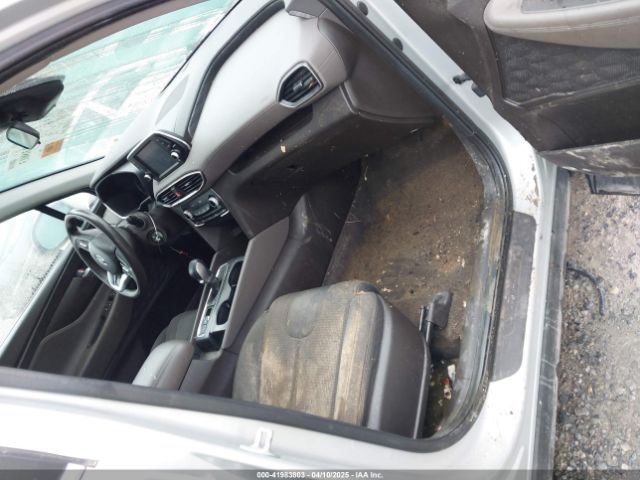 5NMS2CAD8KH096047 Hyundai Santa Fe Se