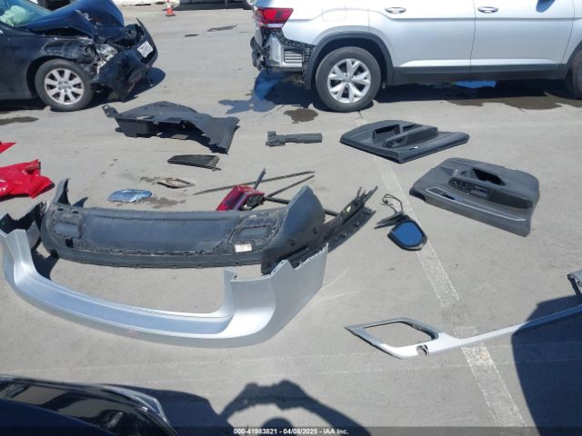 1V2DR2CA9JC502205 Volkswagen 2018
