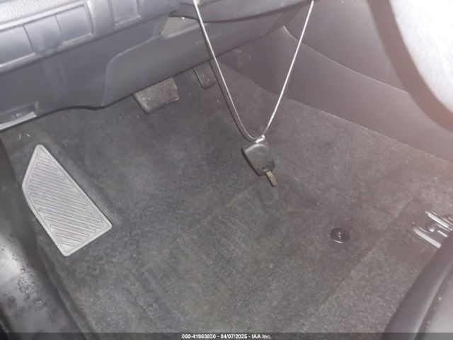 JTDEPMAE4MJ186595 Toyota COROLLA LE