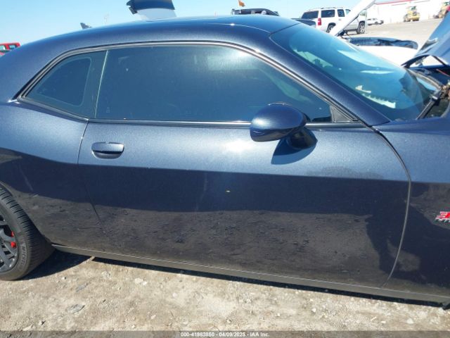 2C3CDZDJ7GH284889 Dodge Challenger Srt 392