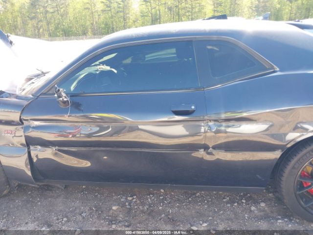 2C3CDZDJ7GH284889 Dodge Challenger Srt 392