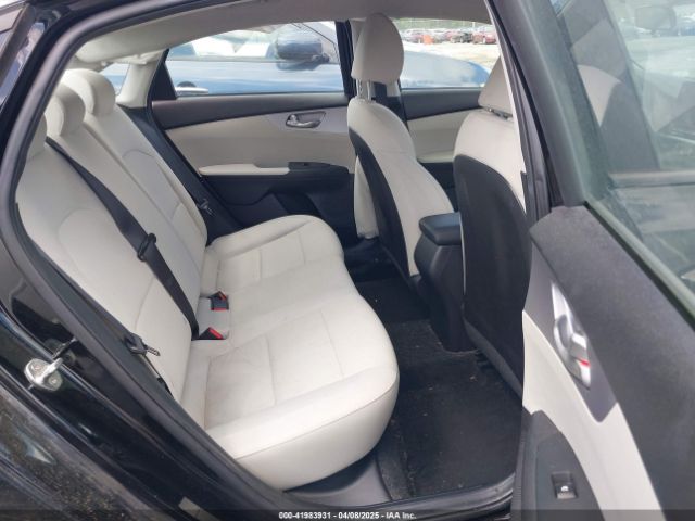 3KPF24AD8NE419189 KIA Forte Lxs