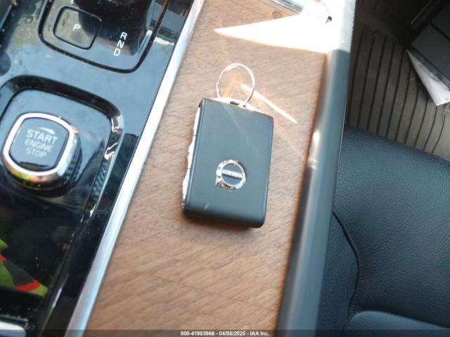 YV4L12PN7P1950753 Volvo Xc90 B5 Plus