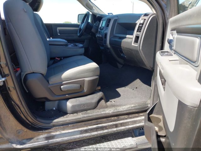 3C6JR6AG4HG750525 RAM 1500 Express  4x2 6'4 Box