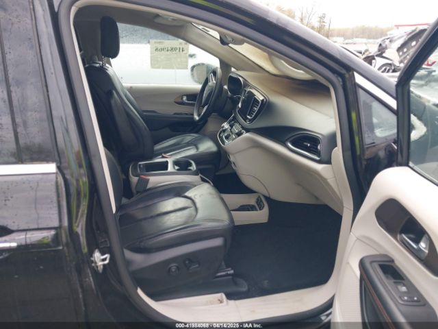 2C4RC1EG0HR688836 Chrysler Pacifica Touring-l Plus