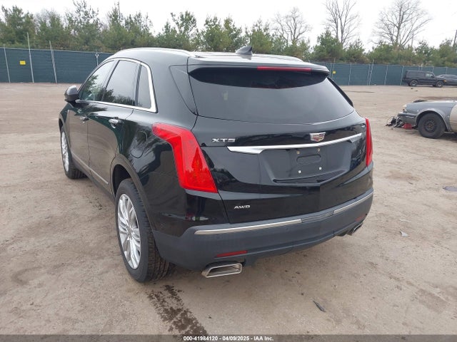 2018 CADILLAC XT5 1GYKNFRS5JZ144927 Photo 2