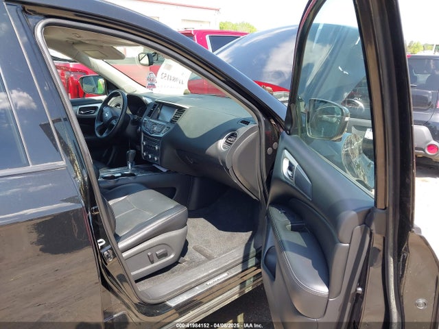 5N1DR2MN1JC653716 Nissan Pathfinder Sl