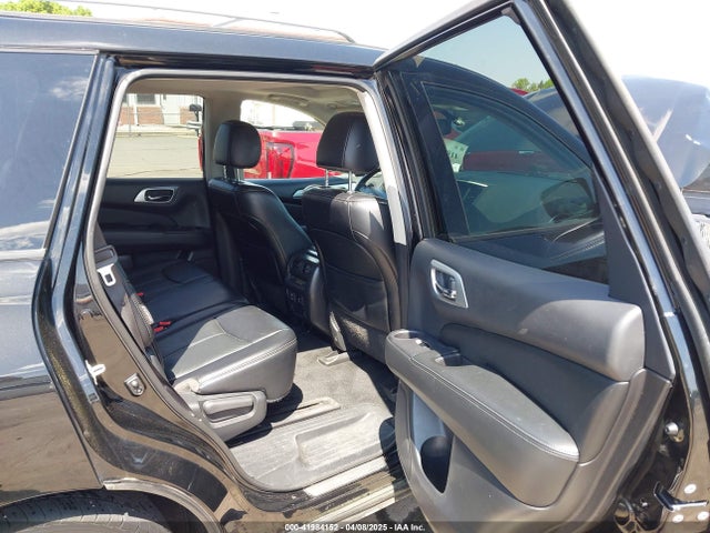 5N1DR2MN1JC653716 Nissan Pathfinder Sl