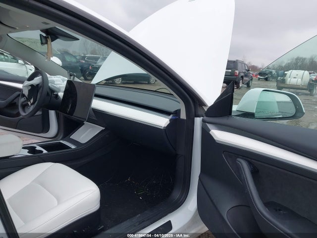 2022 TESLA MODEL 3 5YJ3E1EB6NF272009 Photo 4
