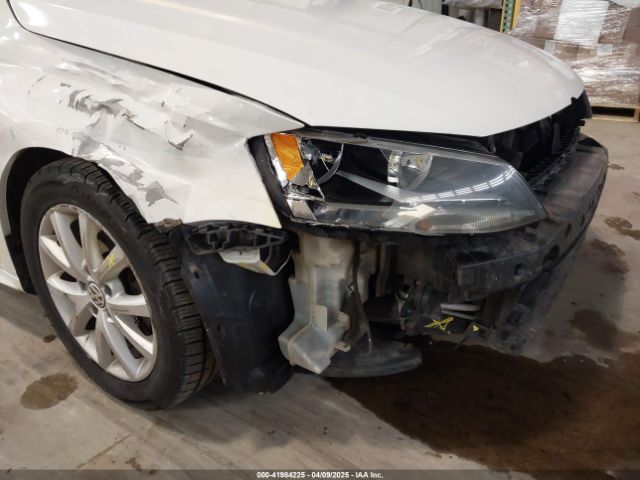 3VWD17AJ6FM318237 Volkswagen Jetta 1.8t Se