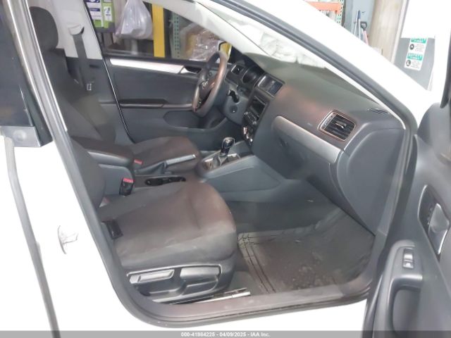 3VWD17AJ6FM318237 Volkswagen Jetta 1.8t Se