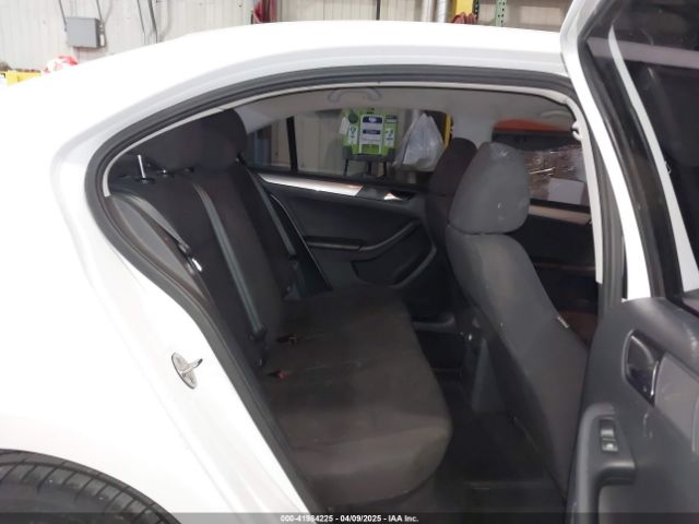 3VWD17AJ6FM318237 Volkswagen Jetta 1.8t Se