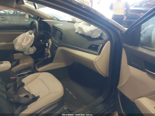 5NPD84LFXJH263117 Hyundai ELANTRA SEL
