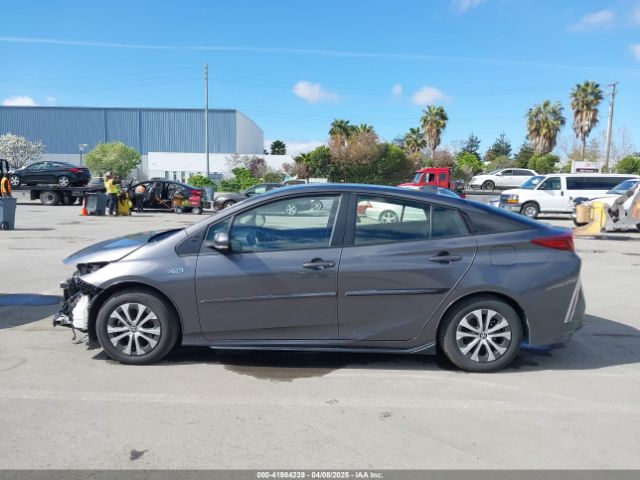 JTDKAMFP7N3206830 Toyota Prius Prime Limited